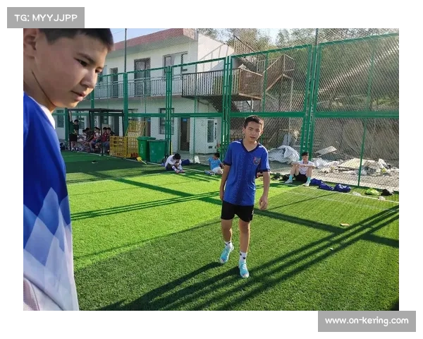 海港公益基金 筑梦新疆足球 小球场设施璀璨