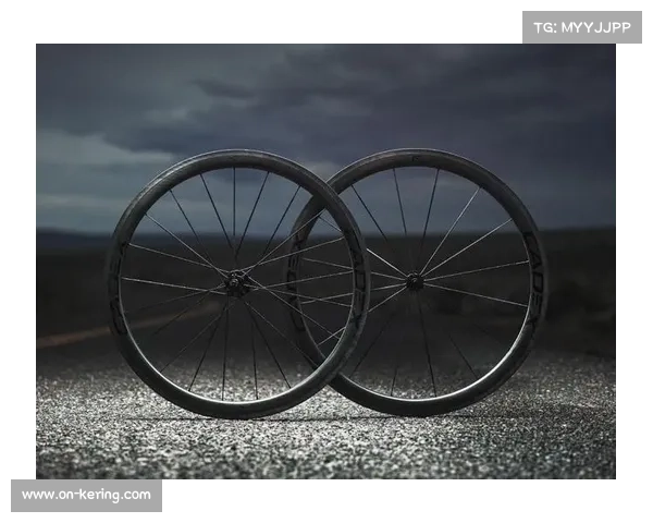 无钩轮圈争议持续，部分品牌转向“迷你钩”设计